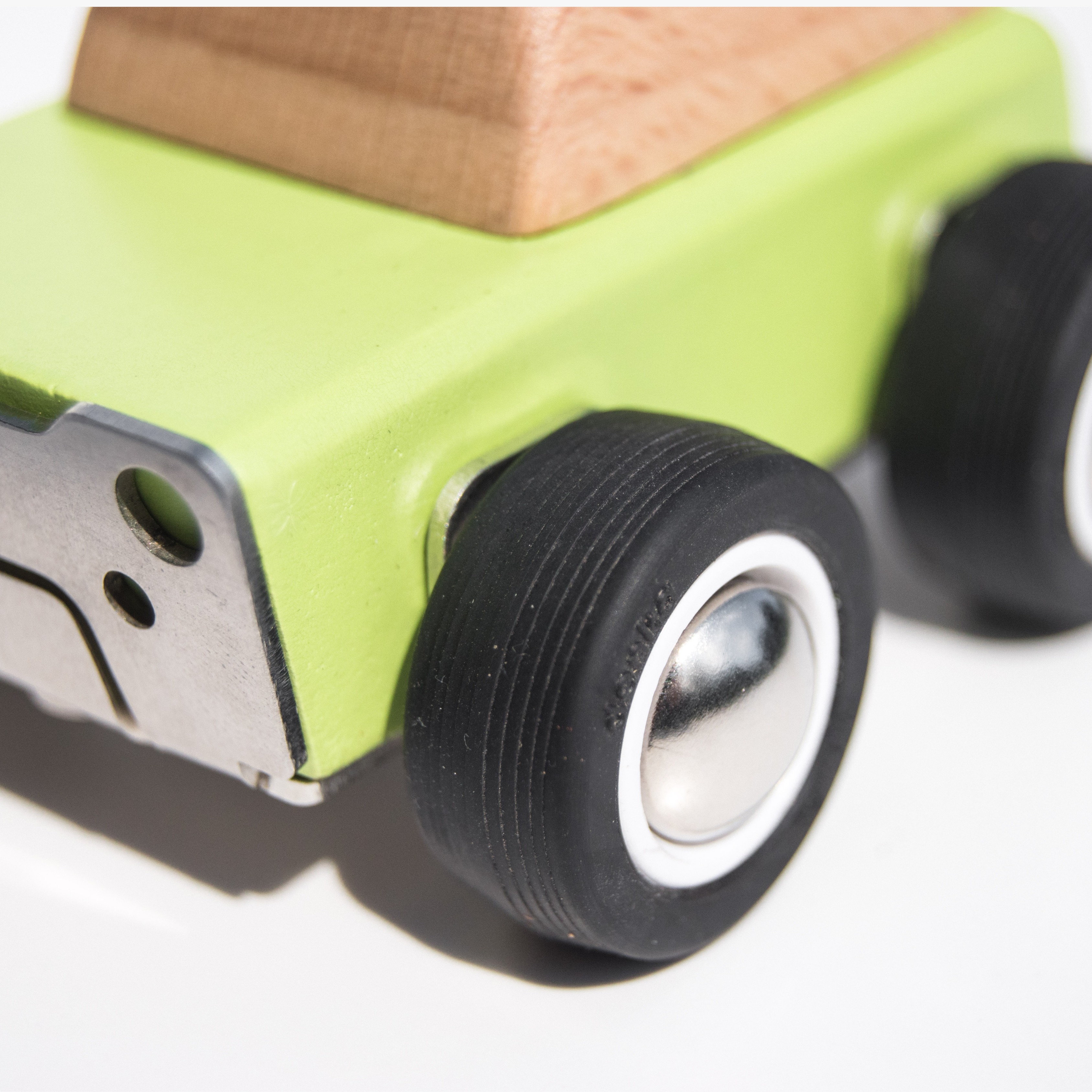 Beany | Mini Wooden Race Car – Classic Wooden Collector Car